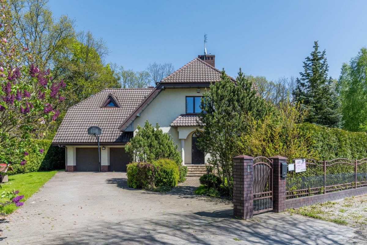 🏡Сдается в аренду красивый особняк с террасой и садом в районе Białołęka,  на улице Obrębowa | Okeask